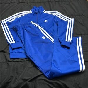 Adidas Jogging Suit